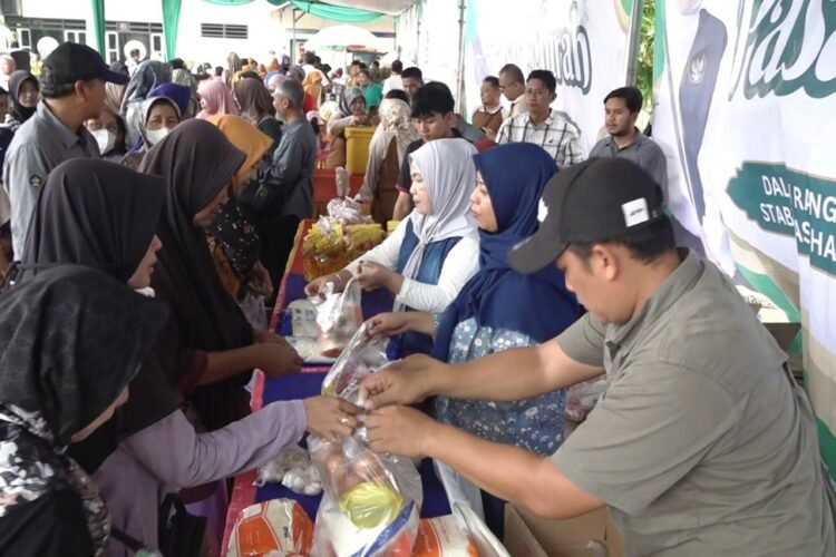 Pasar Murah di Gedung Pandan Sari, Kandangan, Kecamatan Benowo, Kota Surabaya, Jawa Timur, Minggu (16/11/2025) | Foto: Ist/BI