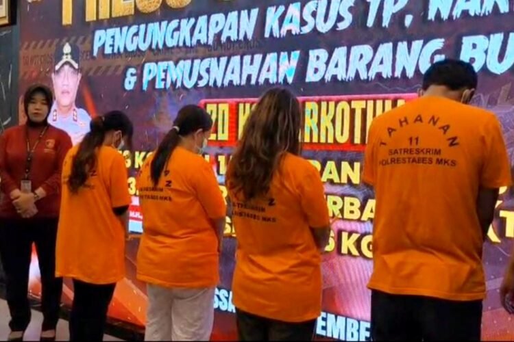 dok. Konferensi pers ungkap kasus sindikat adopsi anak ilegal di Aula Mappaoddang Polrestabes Makassar, Senin (10/11/2025) | Sumber Foto: Hum-Res Makassar