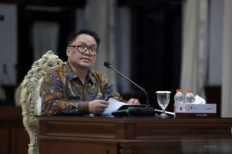 Kabid Gedung Dinas Perumahan Rakyat dan Kawasan Permukiman serta Pertanahan (DPRKPP) Kota Surabaya, Iman Kristian, saat mengikuti seleksi Jabatan Tinggi Pratama (JPT) | Foto: Ist/Kom
