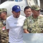 Anggota DPR RI non-aktif Ahmad Sahroni, terlihat memakai kaos putih, topi biru, dan celana hitam | Foto: Istimewa/Ws