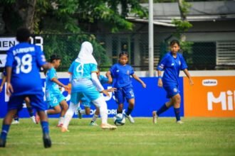Arema FC Women Vs Srikandi Mojopahit FC pada turnamen sepak bola putri U-15 seri Surabaya di Lapangan Bogowonto, Sabtu (6/12/2025) | Foto: Ist/Dimas AP