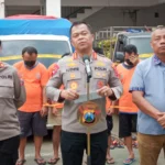 Konferensi pers ungkap kasus dugaan elpiji oplosan di Mapolrestabes Surabaya, Kamis (11/12/2025) | Foto: Ariandi K/BI