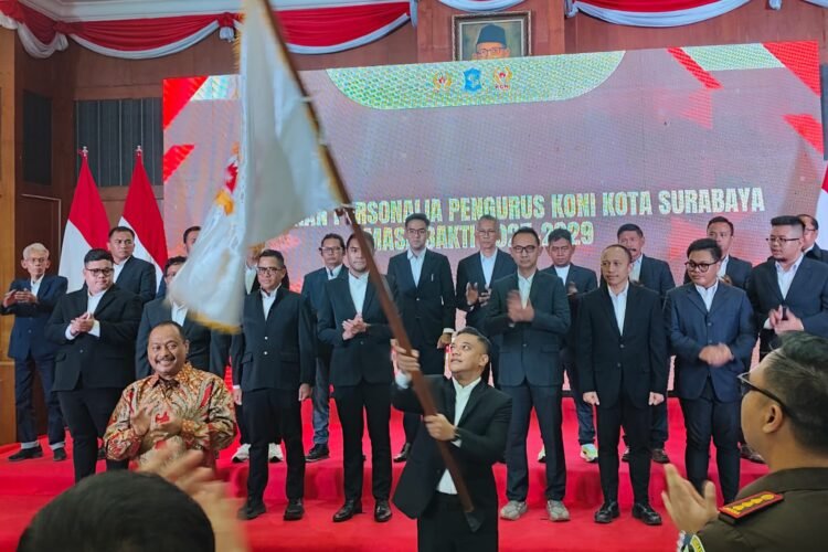 Pelantikan pengurus KONI Kota Surabaya periode 2025–2029 di Gedung Sawunggaling, Jalan Jimerto, Surabaya, Rabu (3/12/2025) | Foto: Dimas AP/BI