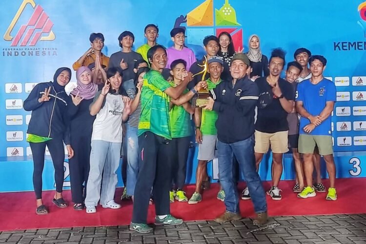 Kontingen Jatim pada Kejuaraan Nasional Panjat Tebing di Semarang, 25-29 November 2025 | Foto: Ist/Dimas Ap