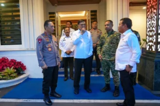 Rapat koordinasi ini membahas tindak lanjut arahan Presiden Prabowo terkait percepatan penanganan bencana alam di sejumlah wilayah Sumatra | Sumber Foto: Hum/Kemenko Polkam