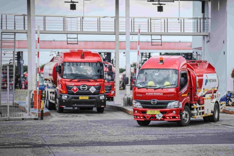 Ilustrasi: Truk Pertamina mengangkut Bahan Bakar Minyak (BBM) | Foto: dok. ESDM