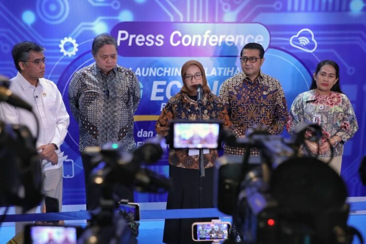 Menteri PANRB Rini Widyantini, dalam konferensi pers kebijakan Flexible Working Arrangement (FWA) saat libur Natal dan Tahun Baru 2025, di Jakarta, Kamis (18/12/2025) | Foto: Hum/PANRB