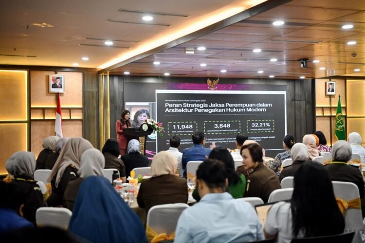 Menkomdigi Meutya Hafid, saat memberikan keynote speech dalam Seminar Nasional Perempuan PERSAJA Berkarya di Kantor Kejaksaan Agung (Kejagung), Jakarta, Kamis (18/12/2025) | Foto: Hum/Komdigi