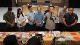 Kapolres Magetan AKBP Raden Erik Bangun Prakasa saat konferensi pers di Mapolres Magetan pada Kamis (15/1/2026) (Foto: Hum/Res)