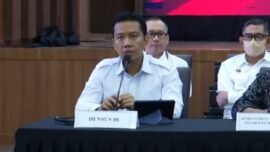 Juru Bicara Densus 88 Polri Kombes Pol Mayndra Eka dalam konferensi pers di Mabes Polri, Jakarta Selatan, Rabu (7/1/2026) (Ist/BI)