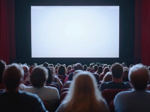 Ilustrasi suasana di dalam gedung bioskop (Sc: pixabay)