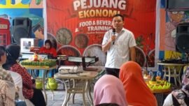 Anggota Komisi C DPRD Jawa Timur, Fuad Benardi saat menghadiri peluncuran gerakan Pejuang Ekonomi di Surabaya, Minggu (18/1/2026). (Ist/Dimas Ap)