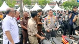 Bazar Pengembalian Kendaraan Bermotor Hasil Curian di Mapolrestabes Surabaya, Rabu (21/1/2026). (Dimas AP/BI)
