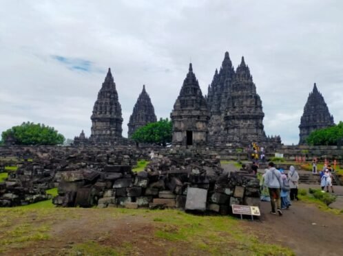 dok. Kompleks Candi Prambanan yang berlokasi di wilayah perbatasan Klaten-Sleman. (Foto: Dna/BI)