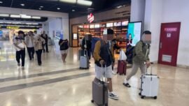 dok. Para WNI saat tiba di Bandara Internasional Soekarno-Hatta, Tangerang, Banten, Kamis (5/2/2026) (Sumber Foto: Kemlu RI)