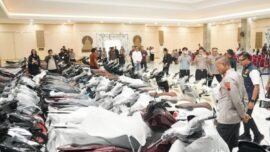 Barang bukti puluhan unit sepeda motor saat dihadirkan dalam konferensi pers yang digelar di Gedung Borobudur Mapolda Jateng, Rabu (25/2/2026). (Sumber Foto: Hum/Polda Jateng)