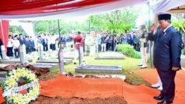 Upacara pemakaman almarhum Try Sutrisno, Wapres ke-6 RI di Taman Makam Pahlawan Kalibata, Jakarta, Senin (02/03/2026). (Foto: BPMI Setpres)
