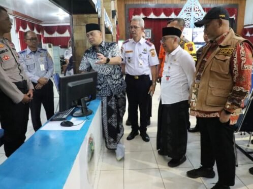 Gubernur Jawa Tengah, Ahmad Luthfi, saat meninjau Posko Terpadu Angkutan Lebaran 2026 di Semarang, Jumat (13/3/2026). (Foto: Hum/Jateng)