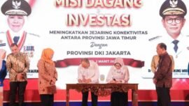 Penandatanganan Misi Dagang dan Investasi antara Pemprov DKI Jakarta dan Pemprov Jawa Timur, di Hotel Menara Peninsula, Palmerah, Jakarta Barat, Senin (2/3/2026). (Foto: Kominfotik DKI)
