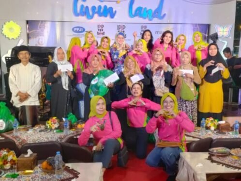Kegiatan bakti sosial bertajuk "Jalinan Kasih Ramadan" yang dihelat oleh Ikatan Perempuan Indonesia Peduli (IPIP) di Kota Surabaya, Senin (9/3/2026) (Foto: Dimas AP/BI)
