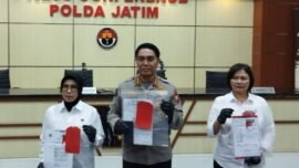 Konferensi pers ungkap kasus tindak pidana kekerasan seksual (TPKS) yang dihelat di Mapolda Jawa Timur, Senin (9/3/2026) (Sumber Foto: Hum/Polda Jatim)