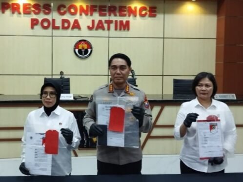 Konferensi pers ungkap kasus tindak pidana kekerasan seksual (TPKS) yang dihelat di Mapolda Jawa Timur, Senin (9/3/2026) (Sumber Foto: Hum/Polda Jatim)