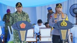 Kapolri Jenderal Listyo Sigit Prabowo bersama Panglima TNI Jenderal Agus Subiyanto memimpin Apel Gelar Pasukan Operasi Ketupat 2026 di Lapangan Silang Monas, Jakarta Pusat, Kamis (12/3/2026). (Foto: Divhum Polri)