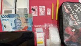 Sejumlah barang bukti yang berhasil diamankan oleh aparat kepolisian (Foto: dok. Satrenarkoba Polrestabes Surabaya)