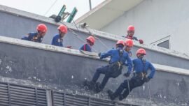 dok. Personel Dinas Pemadam Kebakaran dan Penyelamatan (DPKP) Kota Surabaya (Foto: Pemkot Surabaya)