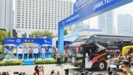 Pemberangkatan peserta mudik Gratis Polri di Lapangan Polda Metro Jaya, Jakarta Selatan, Rabu (18/3/2026). (Foto: Divhum Polri)