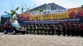 Apel Kesiapsiagaan Penanggulangan Bencana Kebakaran Hutan dan Lahan 2026 di Kantor Gubernur Kalimantan Barat, Pontianak, Rabu (16/4/2026). (Foto: Hum/Polkam)