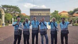 Wartawan Surabaya yang tergabung dalam Pokja Wartawan KONI Jawa Timur saat ditemui di Asrama Haji Embarkasi Surabaya (AHES), Surabaya, Senin (4/5/2026). (Foto: Dimas AP/Ist/BI)