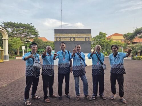 Wartawan Surabaya yang tergabung dalam Pokja Wartawan KONI Jawa Timur saat ditemui di Asrama Haji Embarkasi Surabaya (AHES), Surabaya, Senin (4/5/2026). (Foto: Dimas AP/Ist/BI)