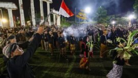 Ruwatan Kota menyambut Hari Jadi Kota Surabaya (HJKS) ke-733 di Tugu Pahlawan, Sabtu (23/5/2026). (Sumber Foto: Kominfo Surabaya)