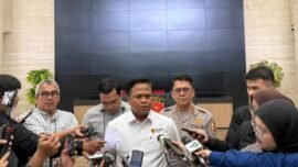 Direktur Tipidter Bareskrim Polri Brigjen Pol Moh Irhamni, sekaligus Kasubsatgas Gakkum Haji, saat memberikan keterangan di Bareskrim Polri, Jakarta Selatan, Kamis (30/4/2026). (Sumber Foto: Hum Polri)