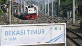 Perlintasan kereta api di Bekasi Timur (Sumber Foto: Kemenhub)