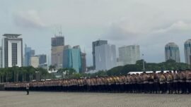 Apel personel pengamanan aksi May Day Fiesta 2026 digelar di Lapangan Silang Monas, Jakarta Pusat, Kamis (30/4/2026). (Foto: dok. Polri)