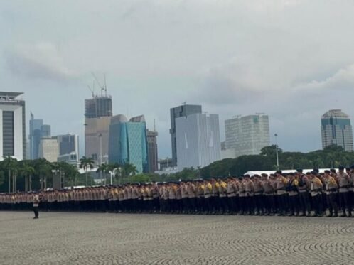 Apel personel pengamanan aksi May Day Fiesta 2026 digelar di Lapangan Silang Monas, Jakarta Pusat, Kamis (30/4/2026). (Foto: dok. Polri)