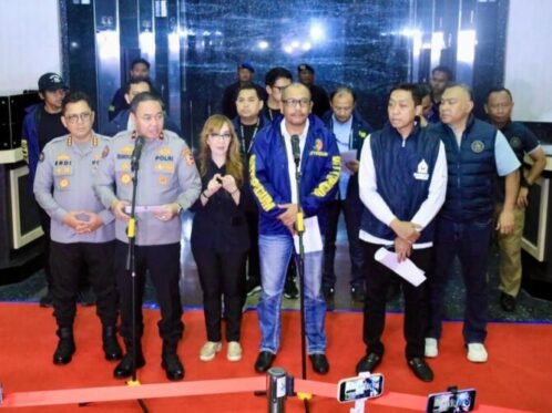 Karopenmas Divhumas Polri Brigjen Pol Trunoyudo Wisnu Andiko saay menyampaikan keterangan pers kepada wartawan di Jakarta, Sabtu (09/05/2026). (Foto: Hum/Polri)