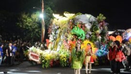 Surabaya Vaganza Festival of Lights 2026 dalam rangka memperingati Hari Jadi Kota Surabaya (HJKS) ke-733 pada Sabtu (16/5/2026) malam. (Foto: dok. Pemkot Surabaya)