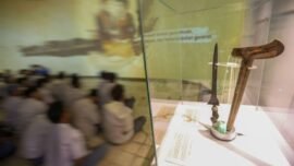 Pameran Cross Musea Pertiwi 2026 di Museum Dr. Soetomo, Kompleks Gedung Nasional Indonesia (GNI) Surabaya, Selasa (2/6/2026). (Foto: Pemkot Surabaya)