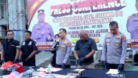 Kapolrestabes Surabaya Kombes Pol Luthfie Sulistiawan dalam konferensi pers di Mapolrestabes Surabaya, Rabu 3/6/2026) (Foto: Ist/BI)