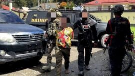 Satgas Operasi Damai Cartenz 2026 saat mengamankan YM yang diduga terlibat dalam penembakan karyawan PT Freeport (Foto: dok. Hum Satgas ODC 2026)