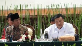 Menko Polkam Jenderal TNI (Purn.) Djamari Chaniago saat membuka Rapat Koordinasi Khusus (Rakorsus) Pengendalian Karhutla Tahun 2026 di Jakarta, Kamis (18/6/2026). (Foto: Hum/Datin Polkam)