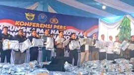 Konferensi pers pengungkapan narkotika jaringan internasional yang digelar di Kabupaten Gresik, Jawa Timur, Kamis (2/7/2026). (Foto: Ist/An)