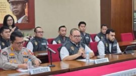 Kepala Bagian Operasional Kortastipidkor Polri Kombes Pol. Ahmad Yusuf Afandi (tengah) dalam konferensi di Mabes Polri, Jakarta, Senin (20/7/2026). (Foto: dok/Polri)