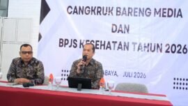 Kepala BPJS Kesehatan Surabaya, Muhammad Aras (kanan), dalam kegiatan "Cangkruk Bareng Media" di Kota Surabaya, Jawa Timur, Selasa (21/7/2026). (Foto: Ariandi K/Bicara Indonesia)