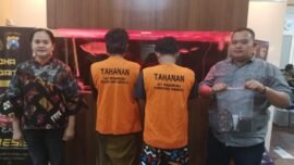 Terduga bandar sabu saat diamankan aparat kepolisian. (Foto: dok/Satresnarkoba Polrestabes Surabaya)