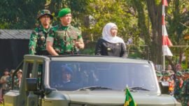 Upacara pembukaan Bakti TNI Angkatan Darat untuk Rakyat Tahun 2026 di Alun-alun Kabupaten Bangkalan, Madura, Senin (6/7/2026). (Foto: Ro-Adm Jatim)