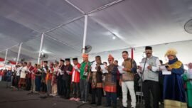 dok. Kegiatan Doa Bersama Lintas Agama dan Deklarasi Surabaya Bersatu di Halaman Balai Kota Surabaya, Rabu (31/12/2025). (Foto: Pemkot Surabaya)